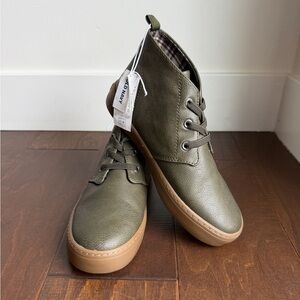 Boys Old Navy Olive Green Boots with Tan Sole